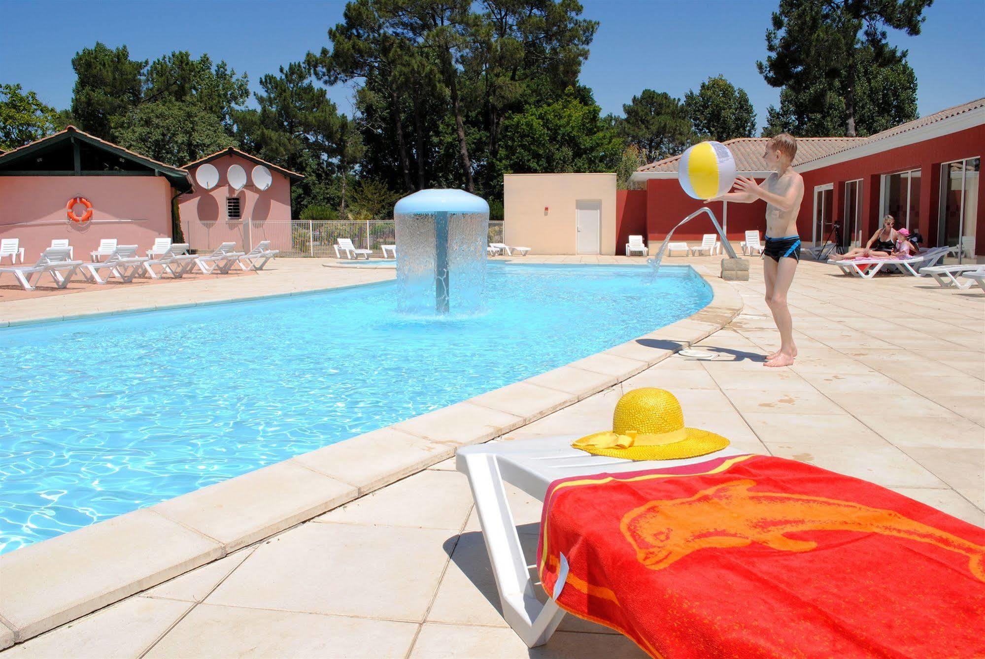 Residence Nemea Les Rives De Saint Brice 아레즈 외부 사진
