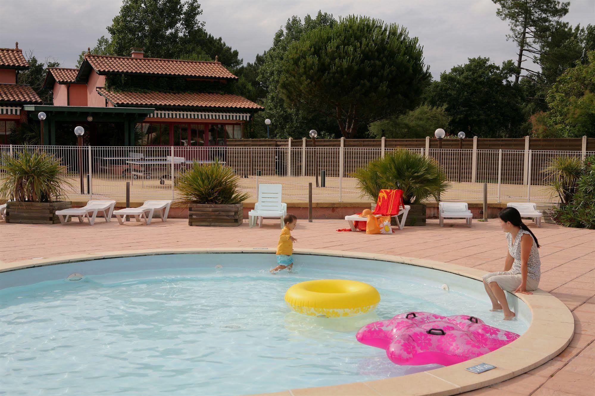 Residence Nemea Les Rives De Saint Brice 아레즈 외부 사진