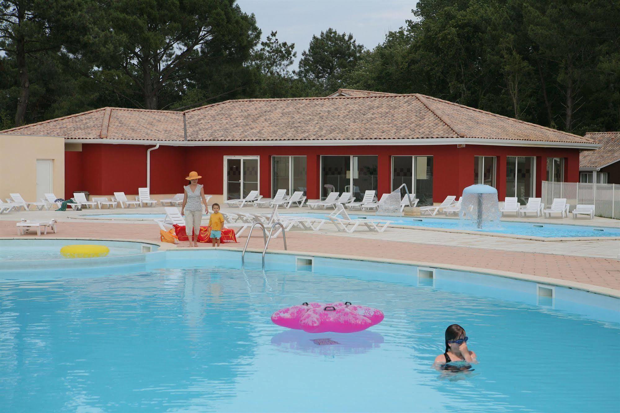 Residence Nemea Les Rives De Saint Brice 아레즈 외부 사진